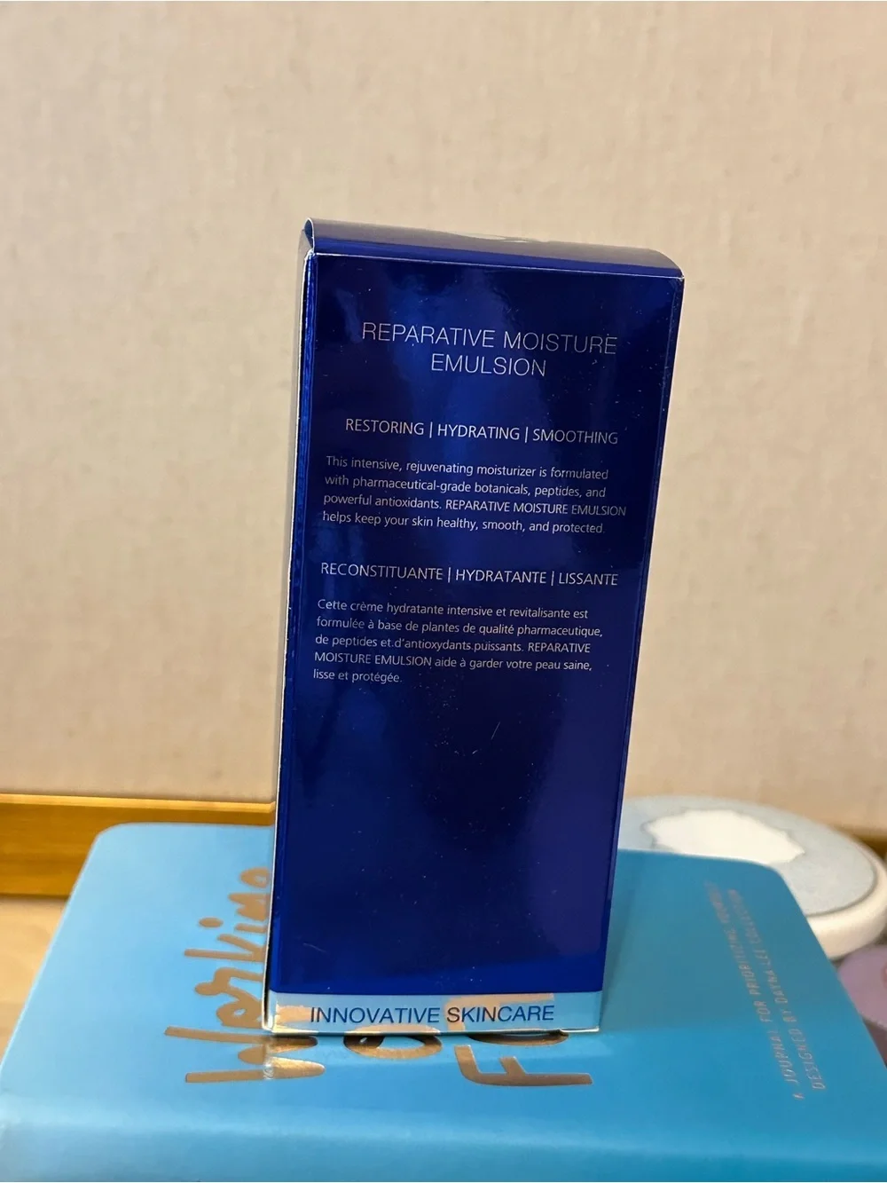 IS Clinical Reparative Moisture Emulsion - Blue